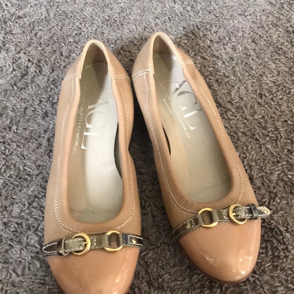 Women’s shoes - Picture 1 of 1